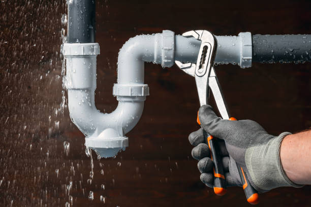 Professional Water Heater Repair technician working in Blum, TX
